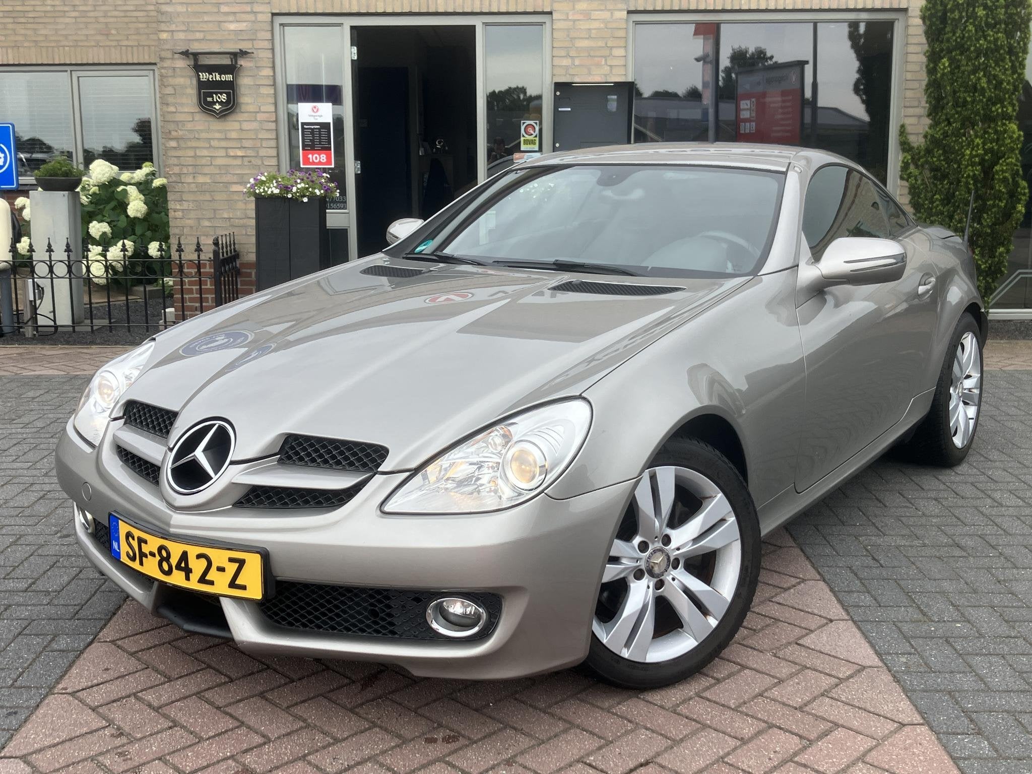 Mercedes-Benz SLK-klasse 200 Cabrio | Cruise | Leder, Auto's, 13 km/l, Stoelverwarming, Gebruikt, Zwart