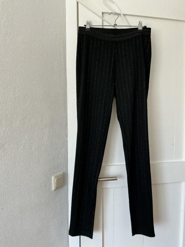 YEST BROEK LEGGING ZWART MET ZILVER 40 nieuw, Maat 38/40 (M), Zwart, Nieuw, Ophalen of Verzenden