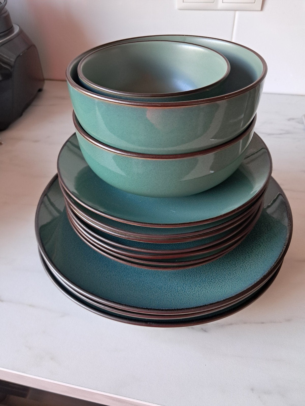 Servies set - borden en kommen in groen/bruin, Ophalen, Overige materialen, Zo goed als nieuw, Bord(en)