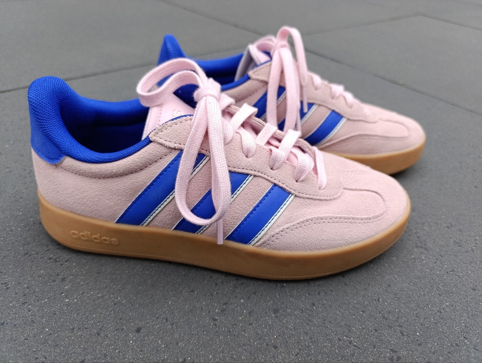 Roze met blauwe Adidas sneakers dames maat 38 - Nieuw, Adidas, Nieuw, Ophalen of Verzenden, Sneakers of Gympen