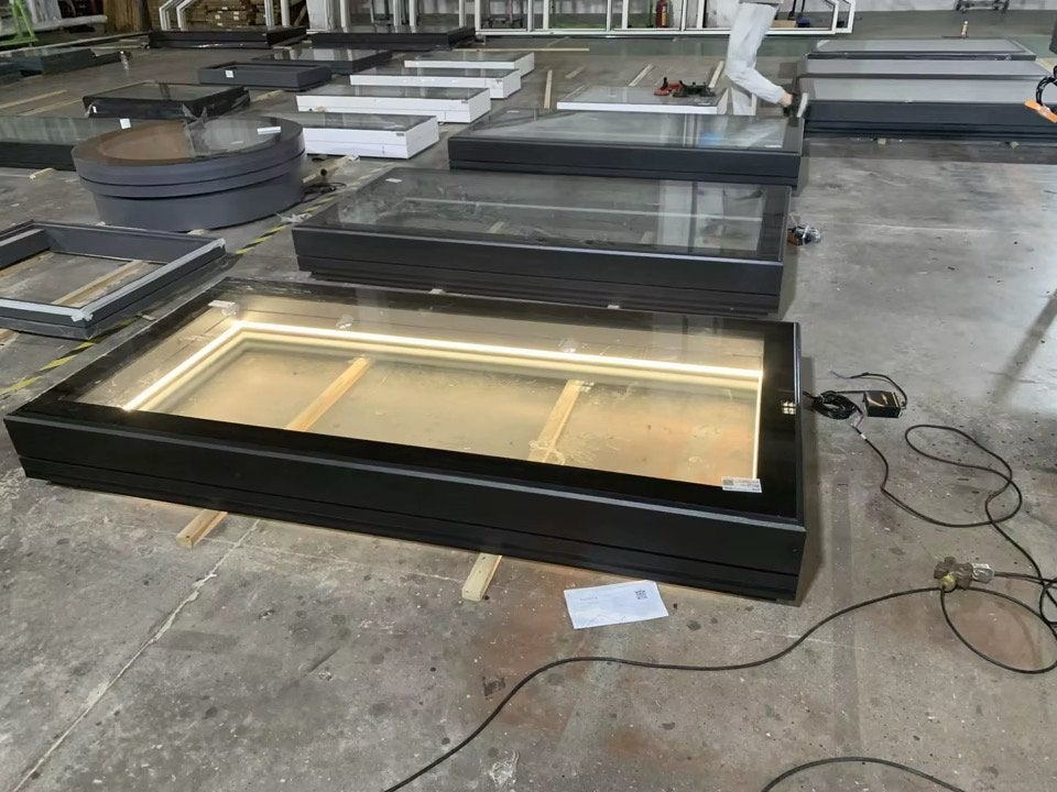 Elektrisch Dakraam met Verlichting, Regensensor en Afstandsb, Ophalen, 80 tot 120 cm, Nieuw, 160 cm of meer