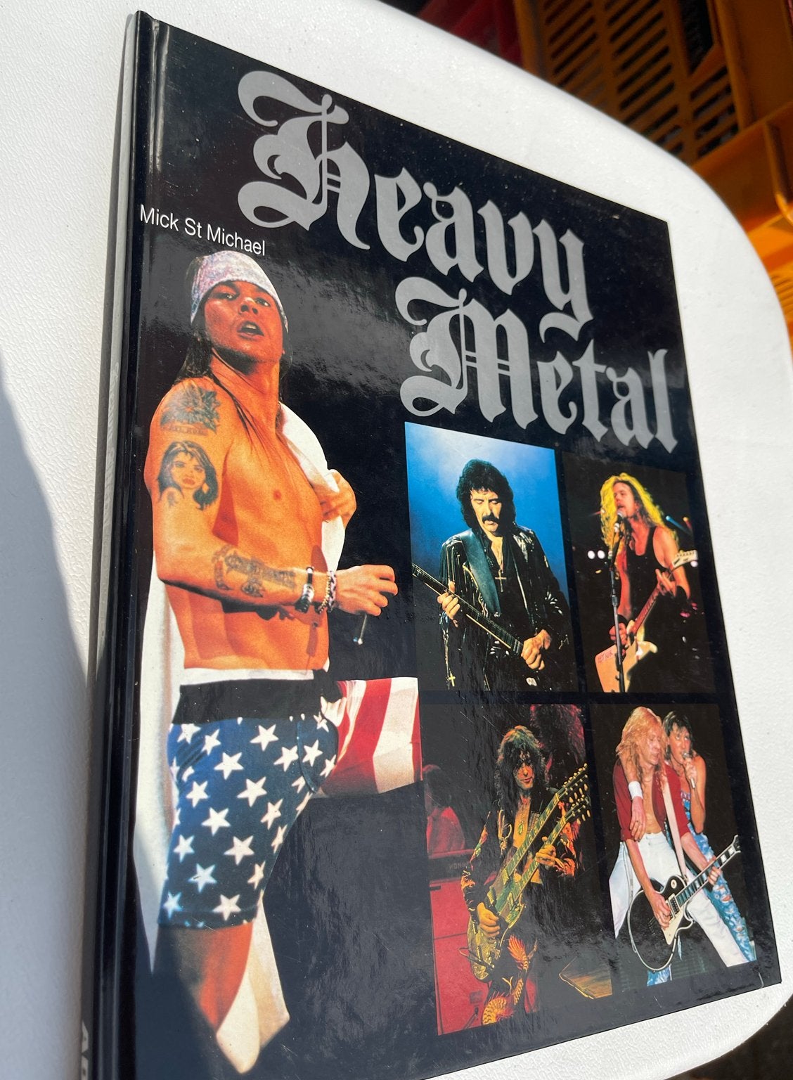 Heavy Metal Boek - Mick St Michael, Ophalen of Verzenden, Zo goed als nieuw, Genre of Stijl