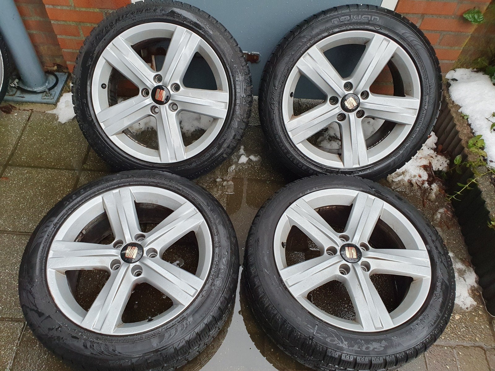 2 set VW/Seat Velgen met Banden 225 45 17 inch.5x112., Ophalen, Banden en Velgen, 17 inch, Winterbanden