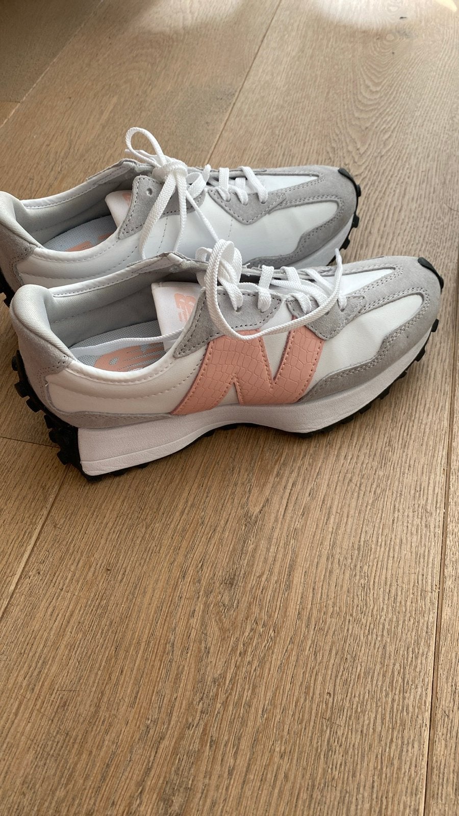 New Balance 327 sneakers - Maat 37 - Nieuw in doos, Ophalen of Verzenden, Nieuw, Wit, Sneakers of Gympen