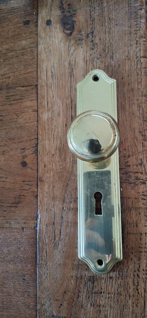 messing deurbeslag met slot (4 stuks), Ophalen, Zo goed als nieuw, Koper of Messing, Klink of Kruk
