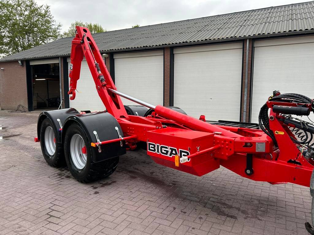 Haakarm carrier, Ophalen, Beregening en Drainage