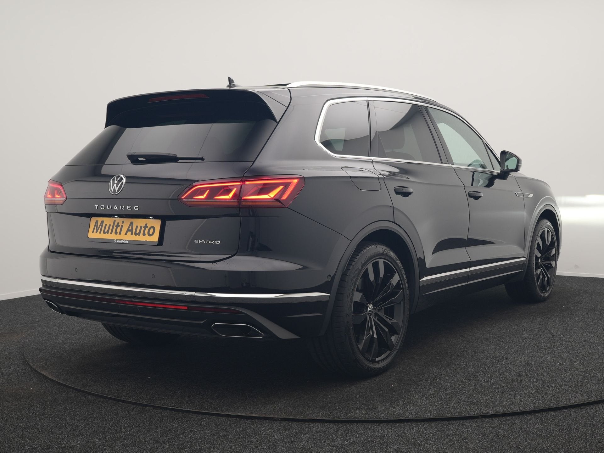 Volkswagen Touareg 3.0 TSi eHybrid 4MOTION PHEV 381pk Dealer, Automaat, Dealer onderhouden, Gebruikt, 2995 cc