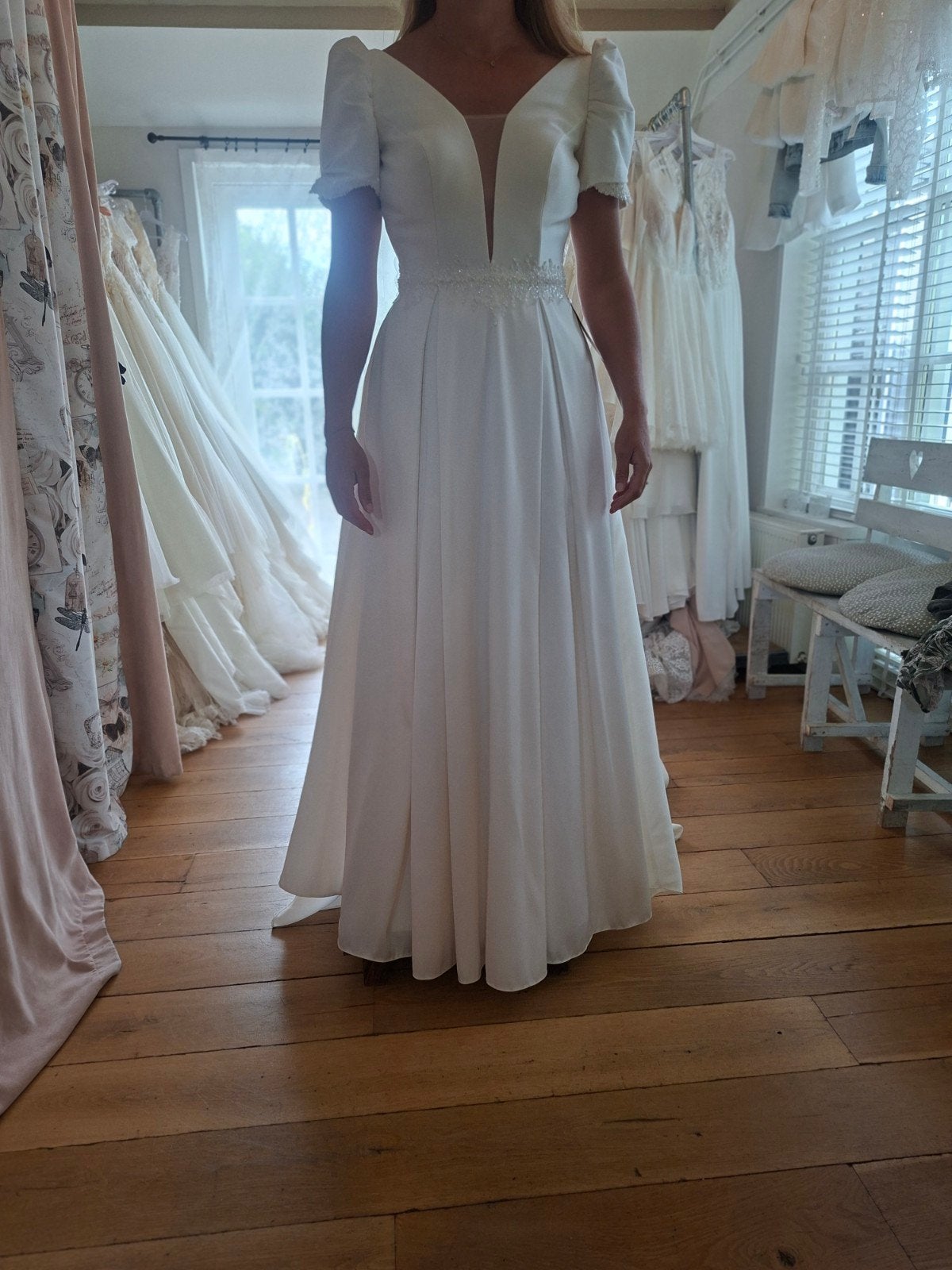 Trouwjurk satijn The One maat 38 40, Ophalen, Nieuw, Wit, Trouwjurk