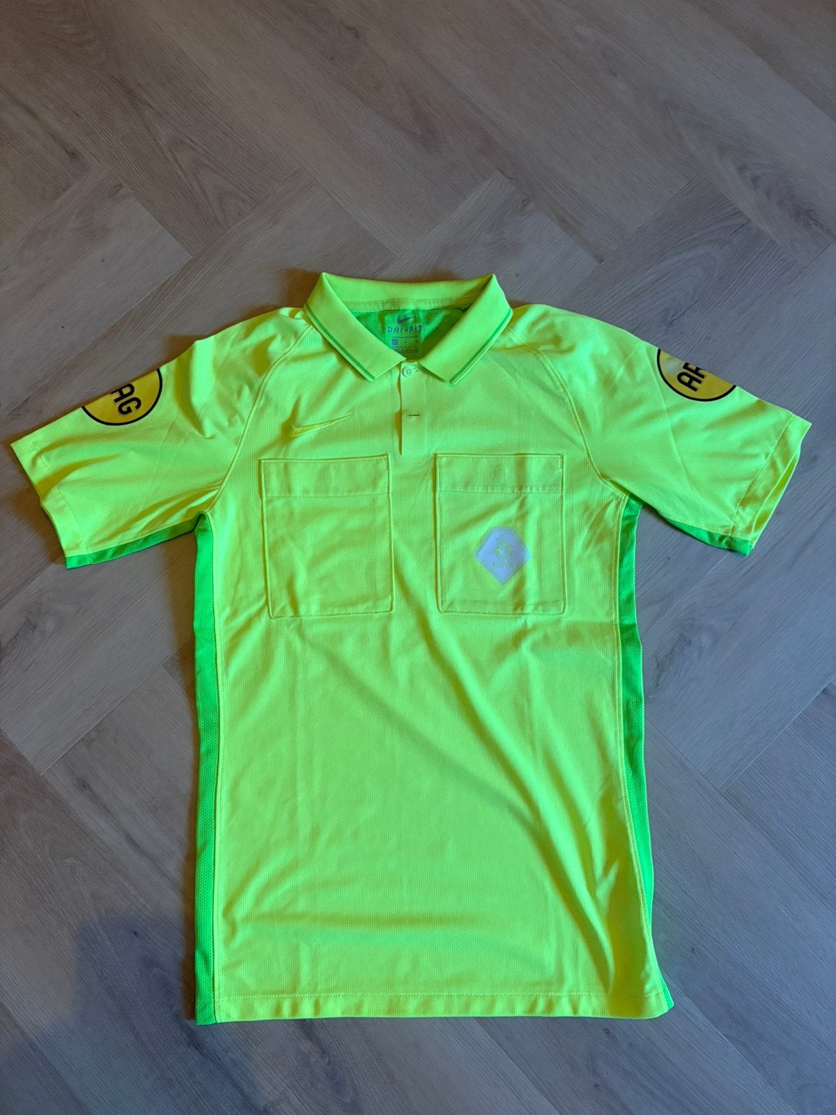 Nike KNVB Arag scheidsrechtershirt, Maat S, Ophalen of Verzenden, Zo goed als nieuw
