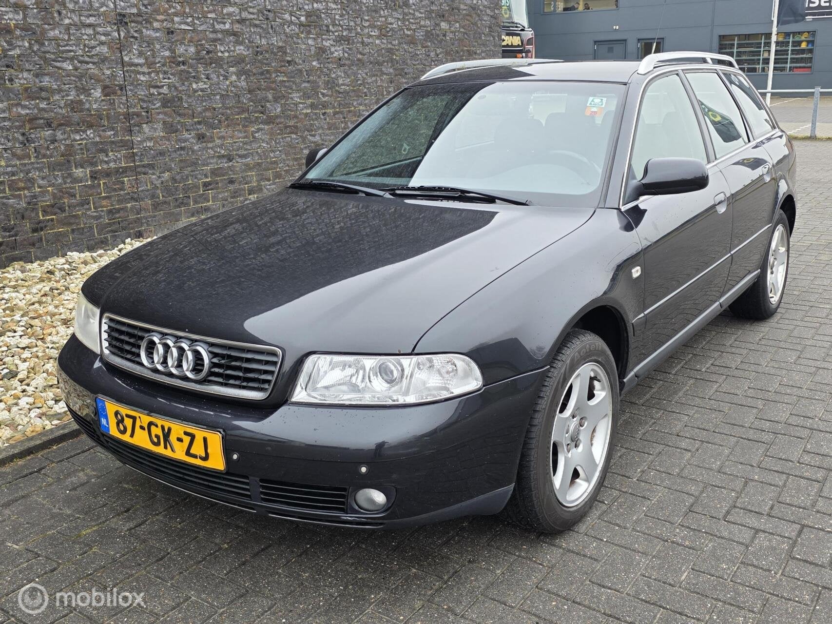 Audi A4 Avant 2.4 V6 Advance - Nw apk, Auto's, Audi, Bedrijf, Te koop, A4, ABS, Airbags, Airconditioning, Alarm, Centrale vergrendeling