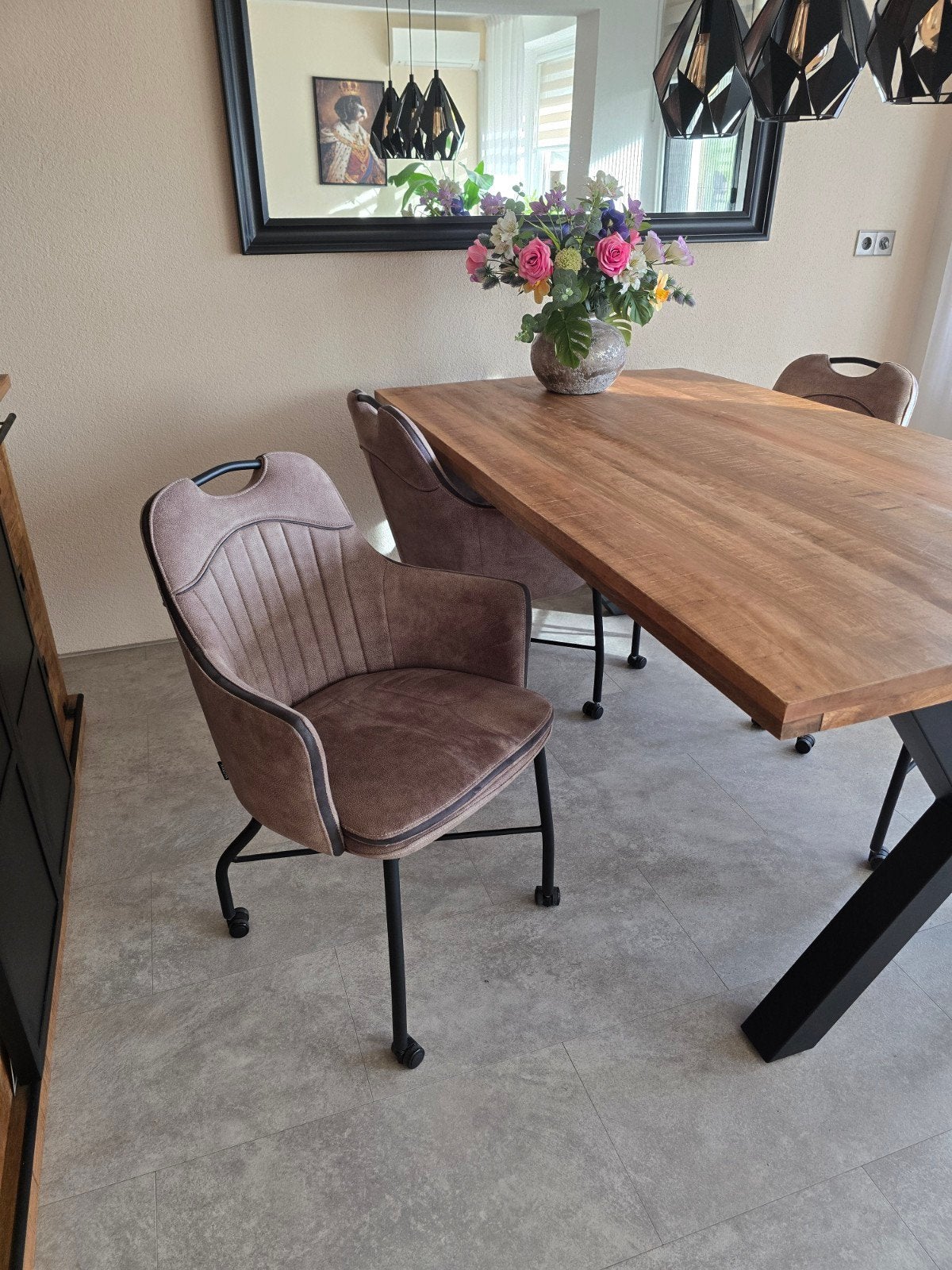MXSOFA eetkamerstoel bruin met wieltjes, Ophalen, Modern, Comfortabel, Bruin, Zo goed als nieuw