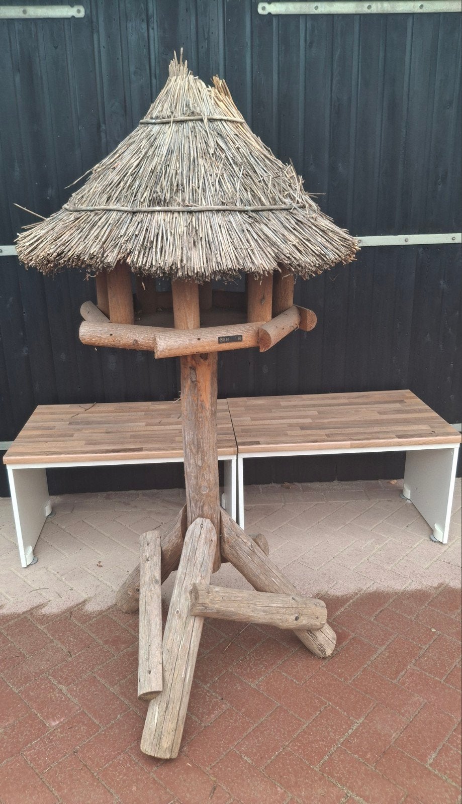 Groot vogelhuis met rieten dak, Ophalen, Gebruikt