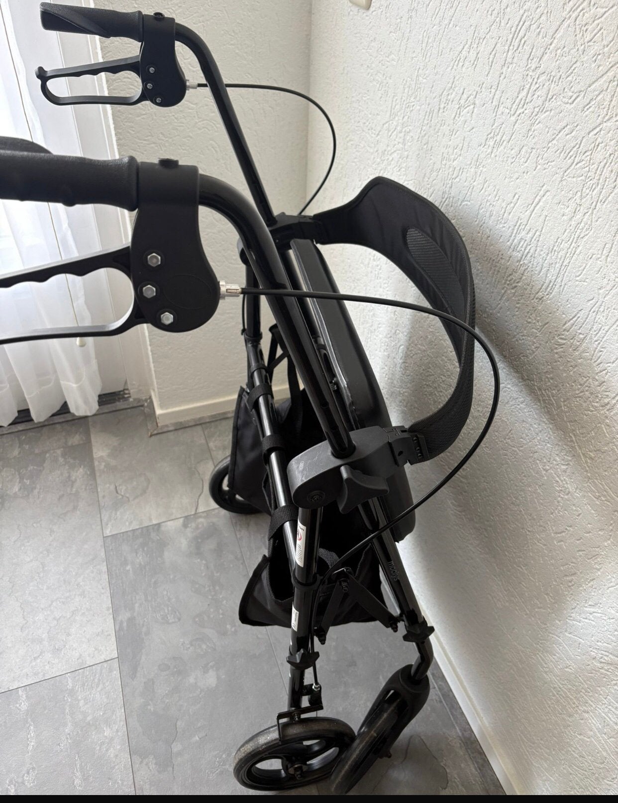 Rollator zo goed als nieuw (zie beschrijving), Ophalen, Zo goed als nieuw