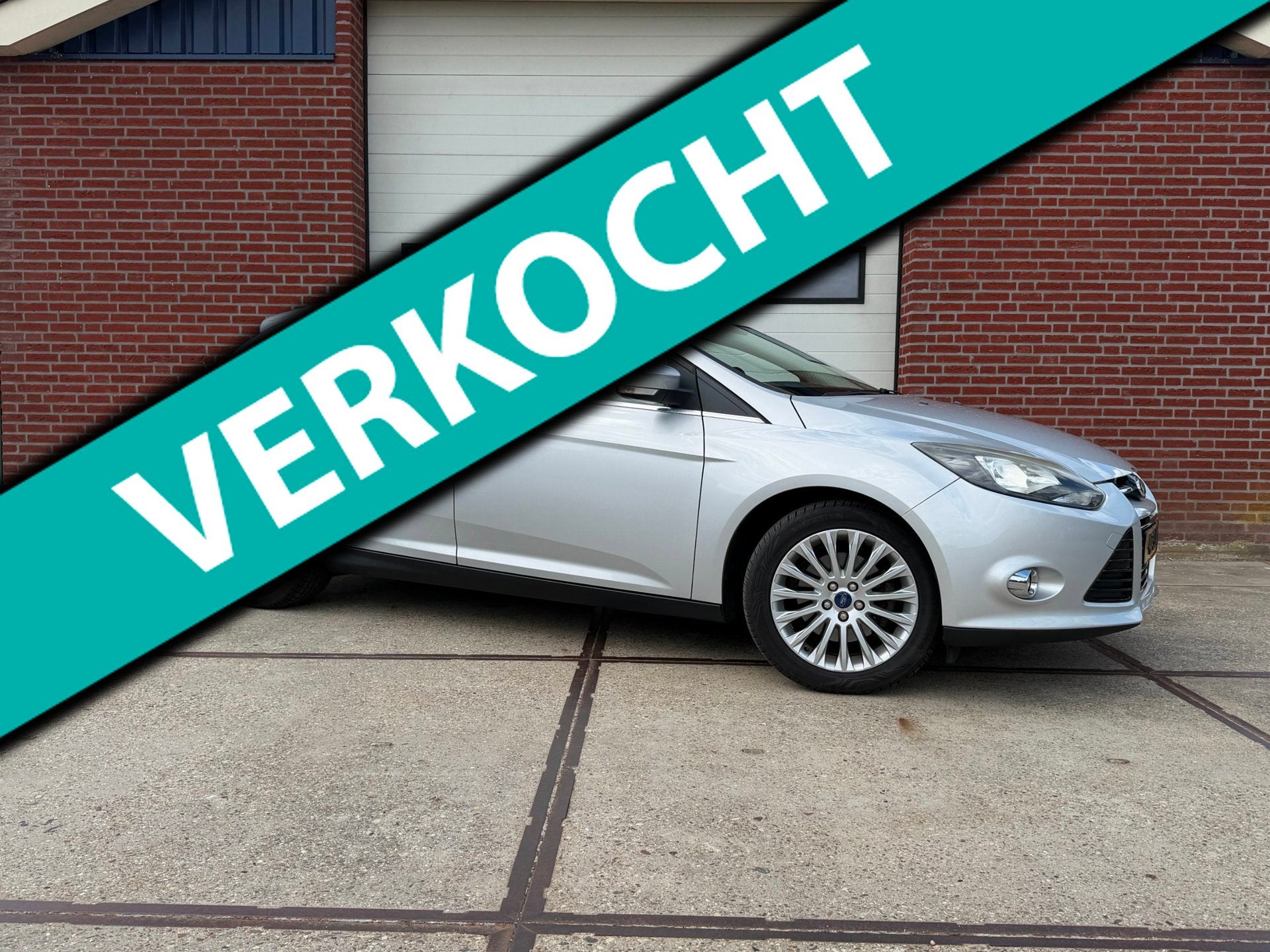 Ford Focus 1.6 EcoBoost First Edition LEES Advertentie!, Auto's, Gebruikt, Zwart, 4 cilinders, 150 pk