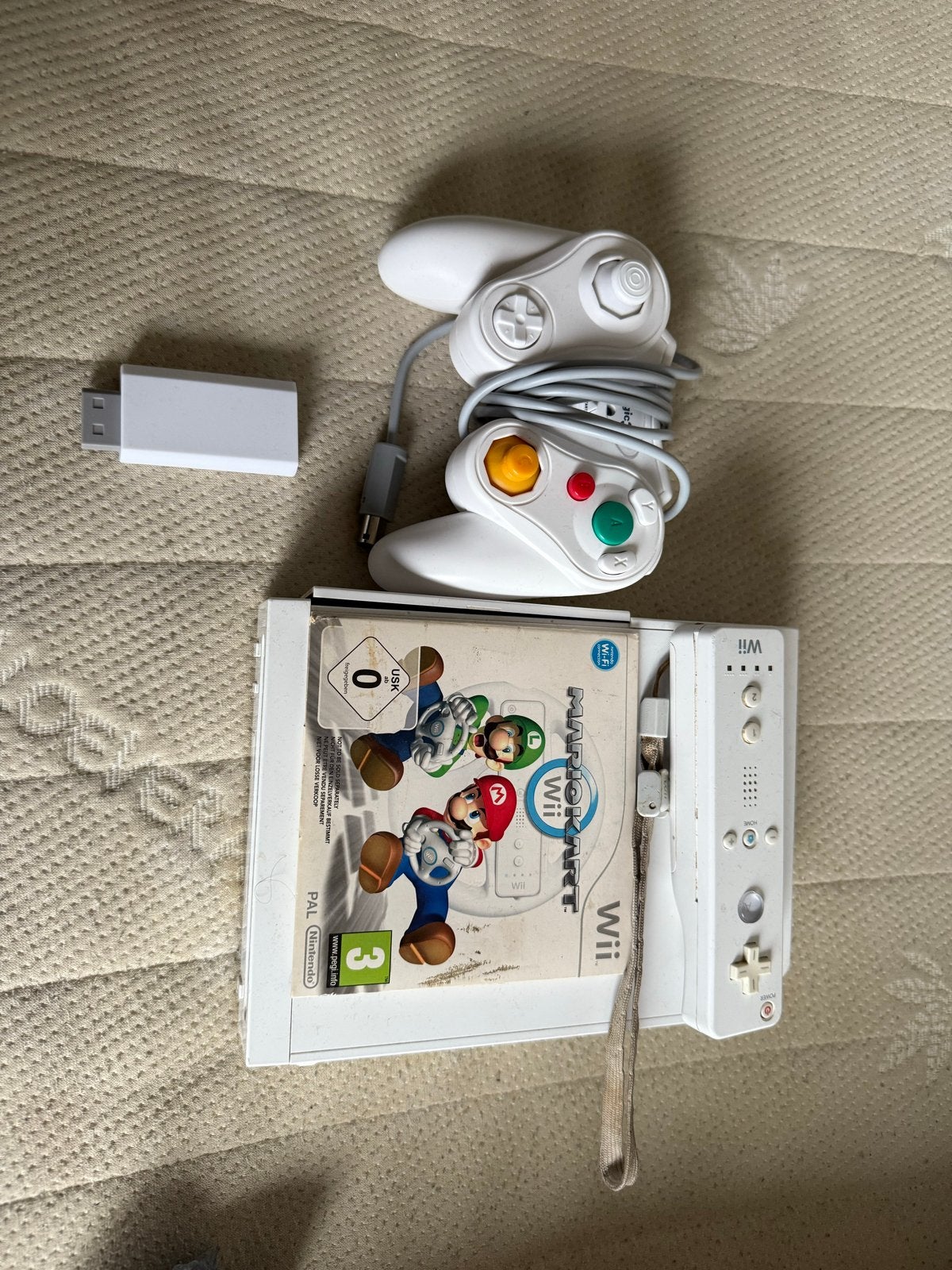 Wii console met 2 spellen, HDMI converter en extra controlle, Ophalen of Verzenden, Gebruikt, Met 2 controllers, Met games