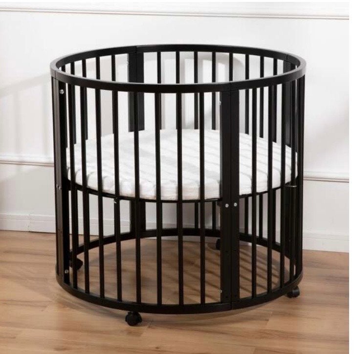 Zwarte baby box met matras en wielen, Kinderen en Baby's, Ophalen, Zo goed als nieuw, Rond