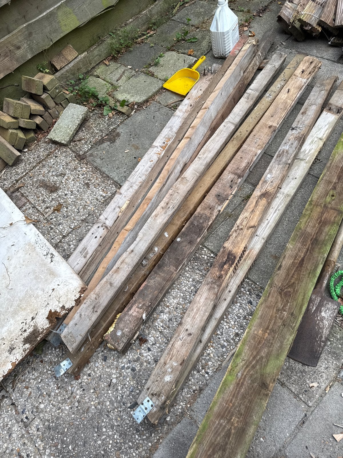 Gratis Diverse gebruikte houten balken en planken, Doe-het-zelf en Verbouw, Ophalen, Gebruikt, Balk, Overige houtsoorten