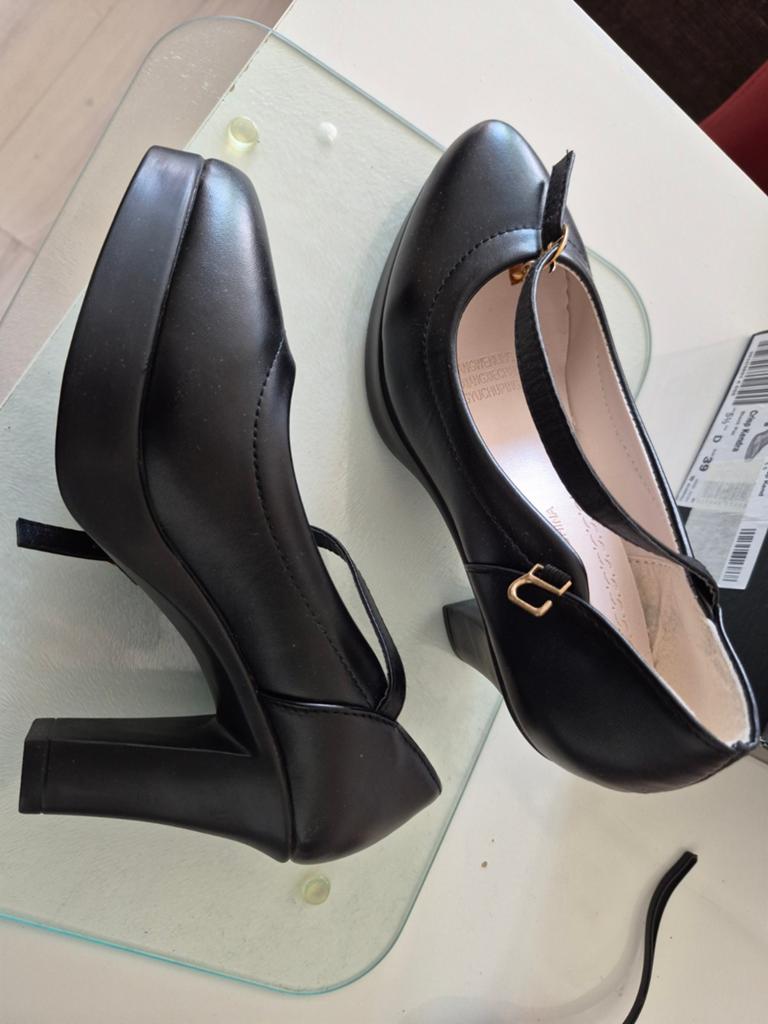 Schoenen / Pump, Ophalen of Verzenden, Zo goed als nieuw, Sneakers of Gympen