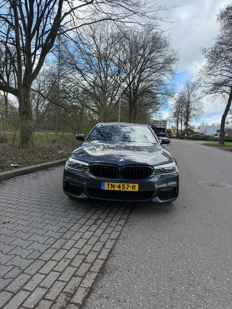 BMW 5-Serie 520d, Automaat, Achterwielaandrijving, 1995 cc, Zwart