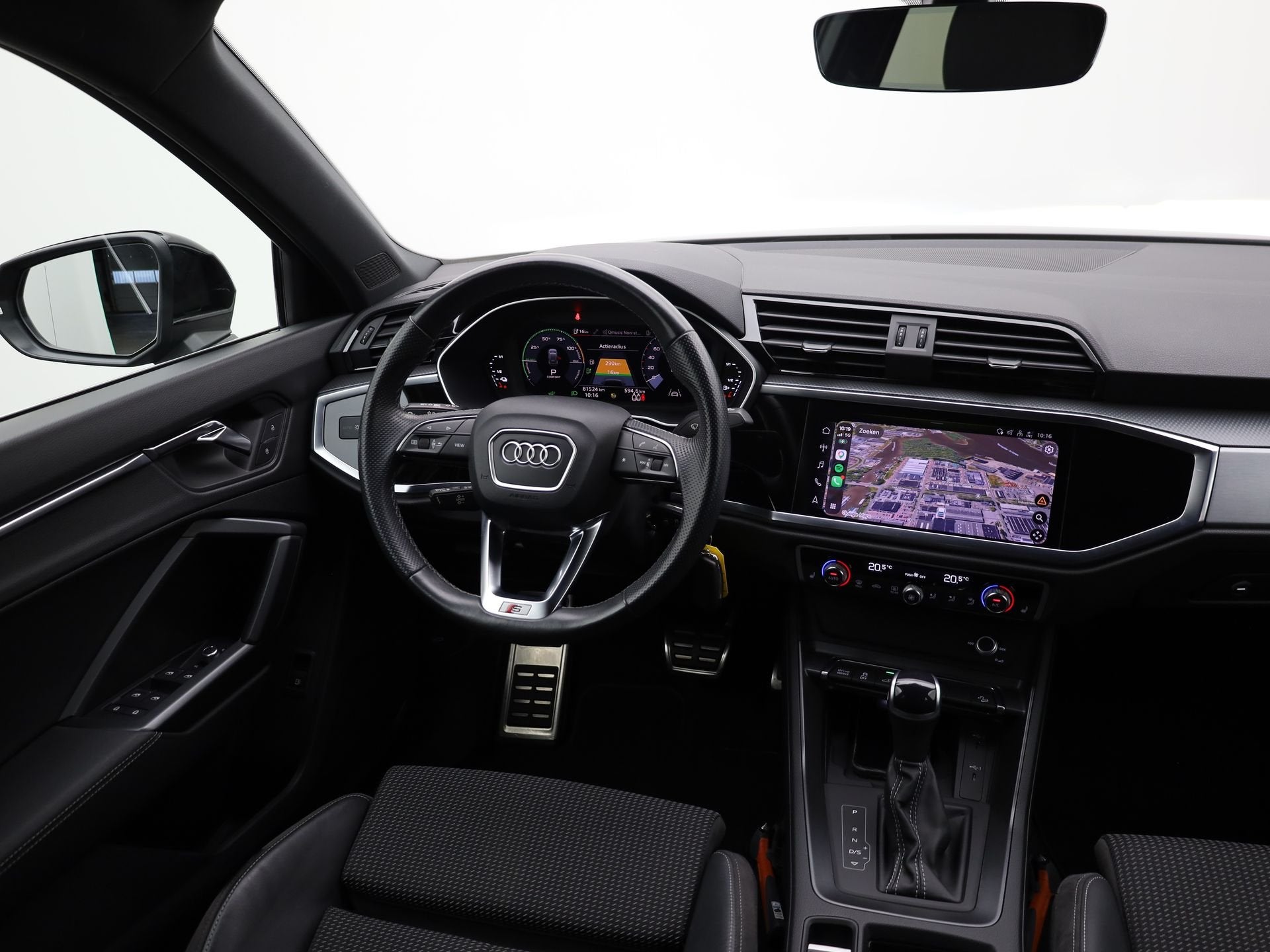Audi Q3 45 TFSI e S edition | S-line | Trekhaak | Camera | 2, Auto's, 12 maanden, Gebruikt, Leder en Stof, Zwart