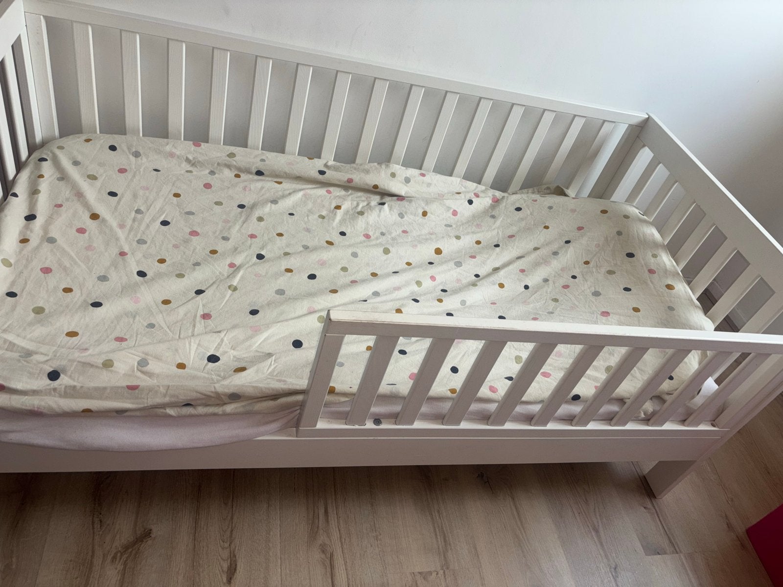 Petit Amelie Peuterbed - Wit, Kinderen en Baby's, Kinderkamer | Bedden, Ophalen, Gebruikt, 70 tot 85 cm, 140 tot 160 cm