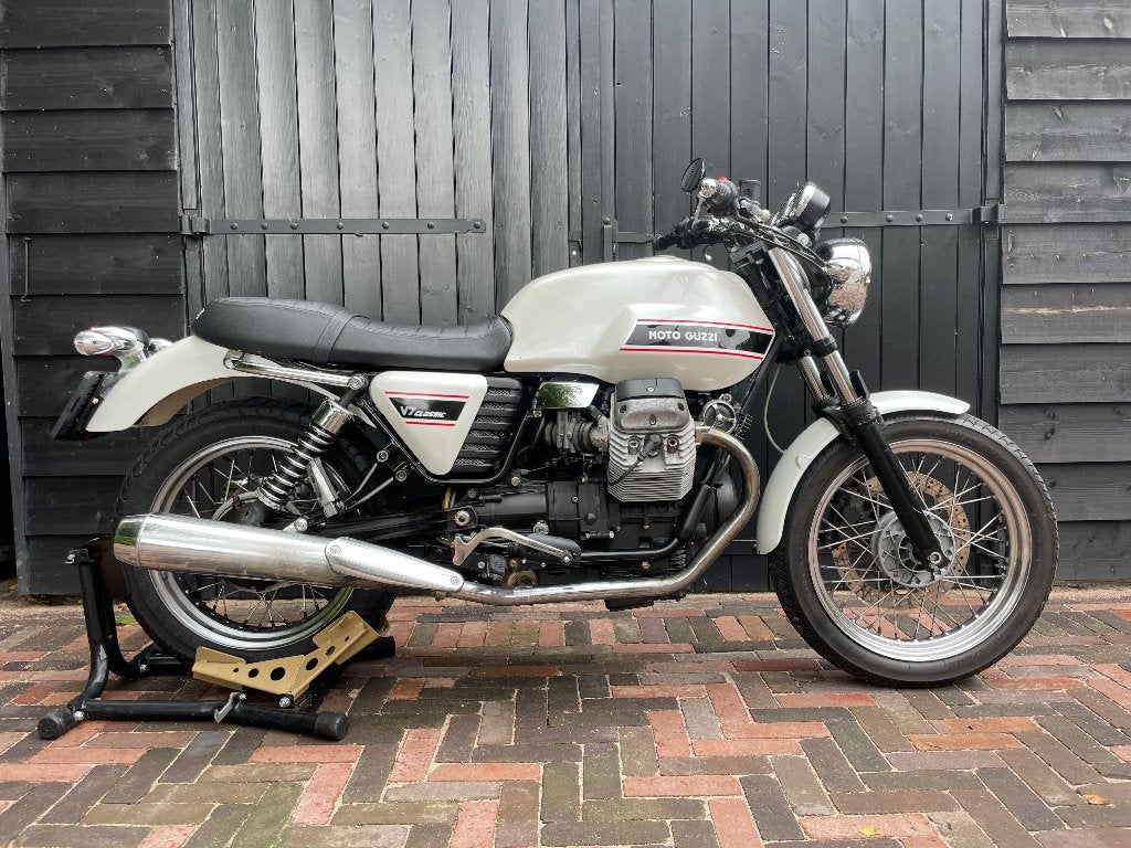 Moto Guzzi V7 Classic, 750 cc, Cardan-aandrijving, 2 cilinders, Gebruikt