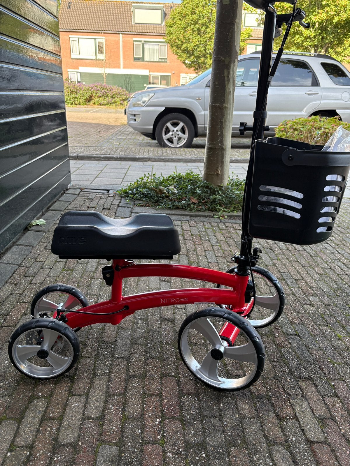 Kniestep, Ophalen, Zo goed als nieuw