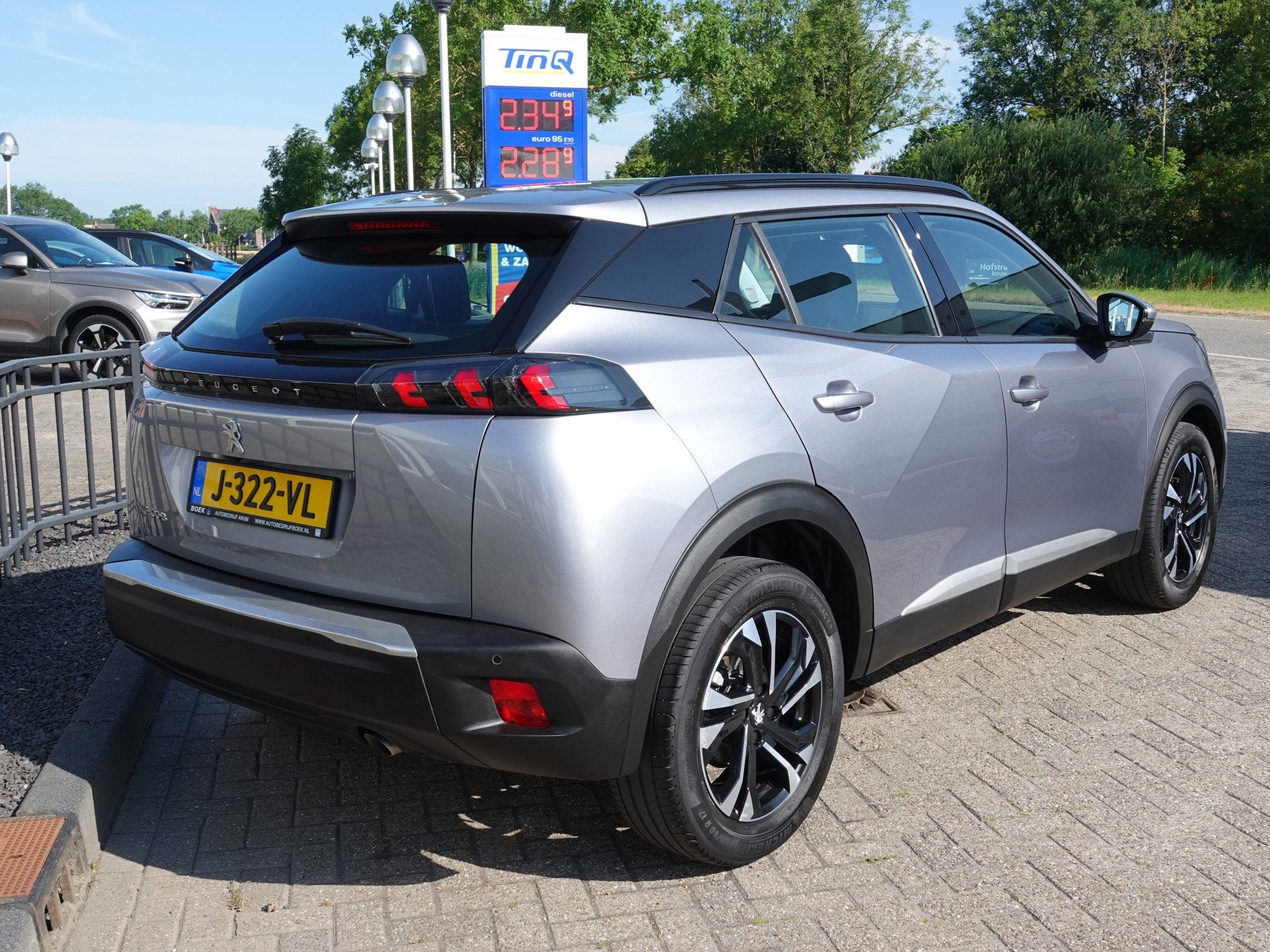 Peugeot 2008 1.2 PureTech 100PK Allure CARPLAY | CAMERA | LM, 101 pk, Gebruikt, Euro 6, 1199 cc
