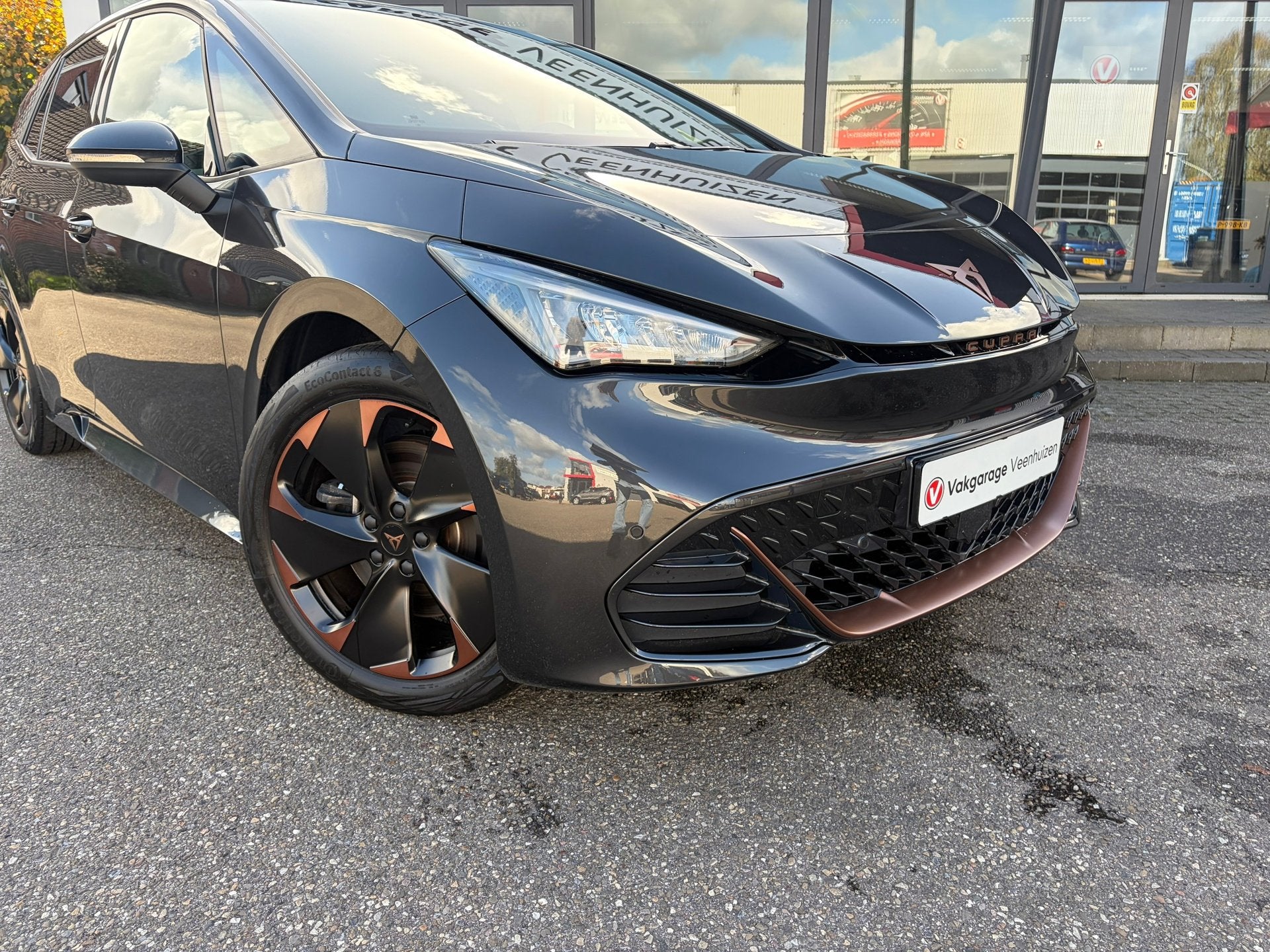 CUPRA Born Performance 62 kWh |Rijklaar prijs|Camera|ACC|Sto, Auto's, Automaat, Gebruikt, Zwart, 231 pk