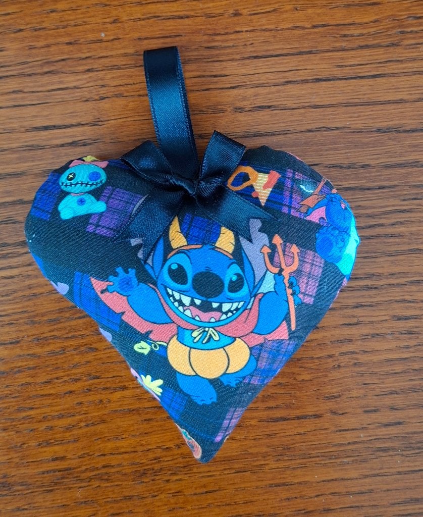 nieuw- Stitch Halloween hanger/ hartje ( pompoen/duiveltje), Verzamelen, Ophalen of Verzenden, Overige figuren, Nieuw, Overige typen