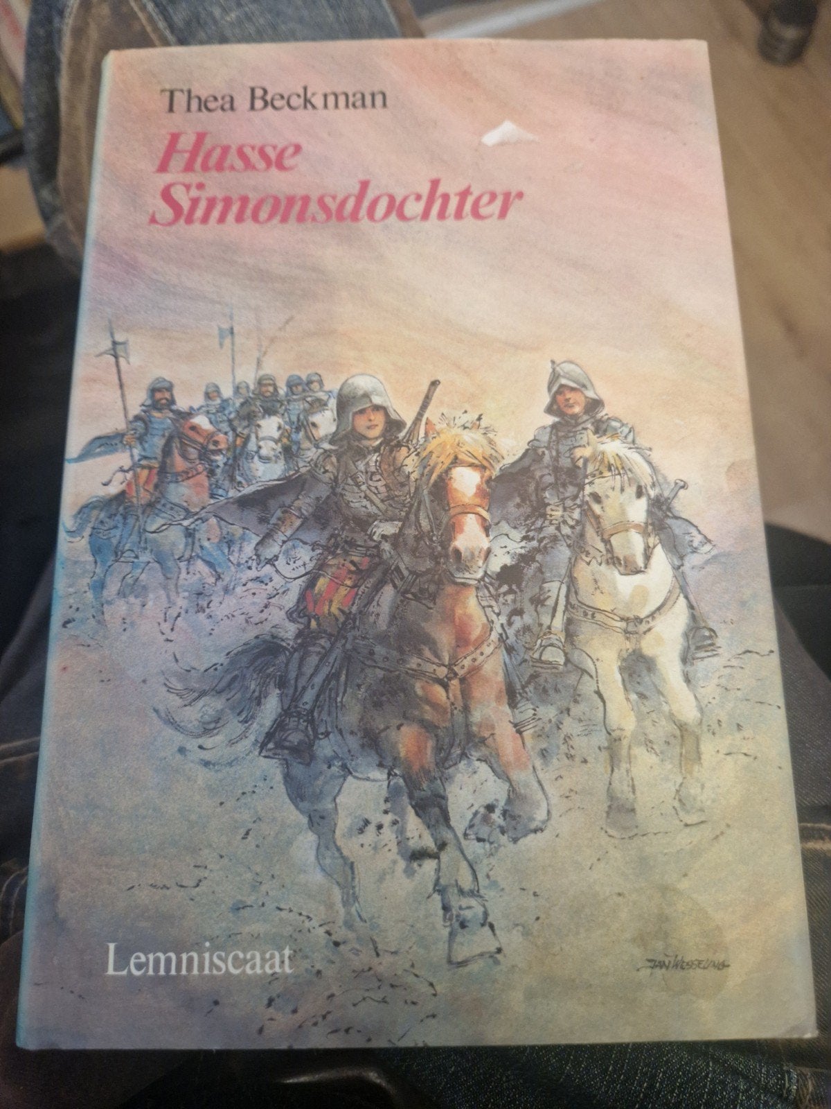 Hasse Simonsdochter - Thea Beckman (Zo goed als nieuw), Boeken, Ophalen of Verzenden, Zo goed als nieuw, Thea Beckman