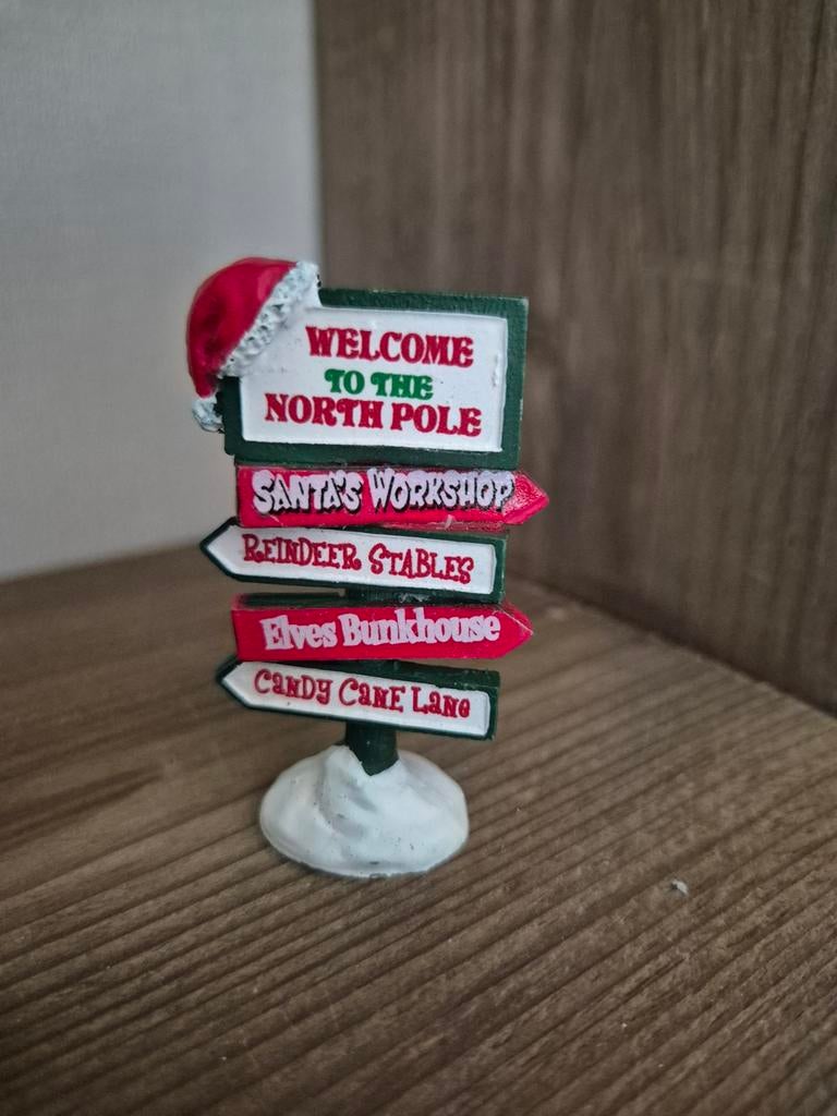 Lemax figuur 38 kerstdorp kersthuisjes, Diversen, Kerst, Ophalen of Verzenden, Zo goed als nieuw