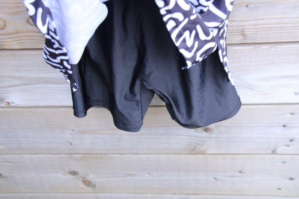 Badpakjurk zwart/ wit Infinity mt 44 E/F cup pijpjes Vaste p, Kleding | Dames, Badmode en Zwemkleding, Zwart, Badpak, Ophalen of Verzenden