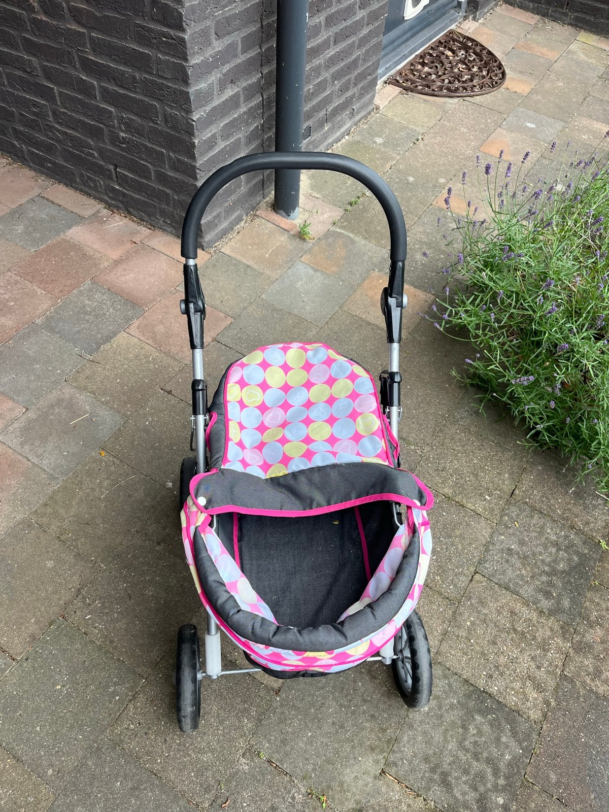 Leuke poppenwagen met vrolijke stippenprint, Ophalen of Verzenden, Gebruikt, Kinderwagen, Overige merken
