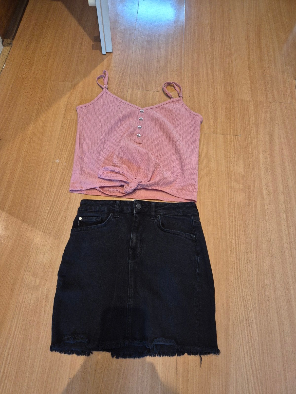 Roze top en zwarte spijkerrok set - Maat S, Bienbless / Anti Blue, Ophalen of Verzenden, Zo goed als nieuw, Roze