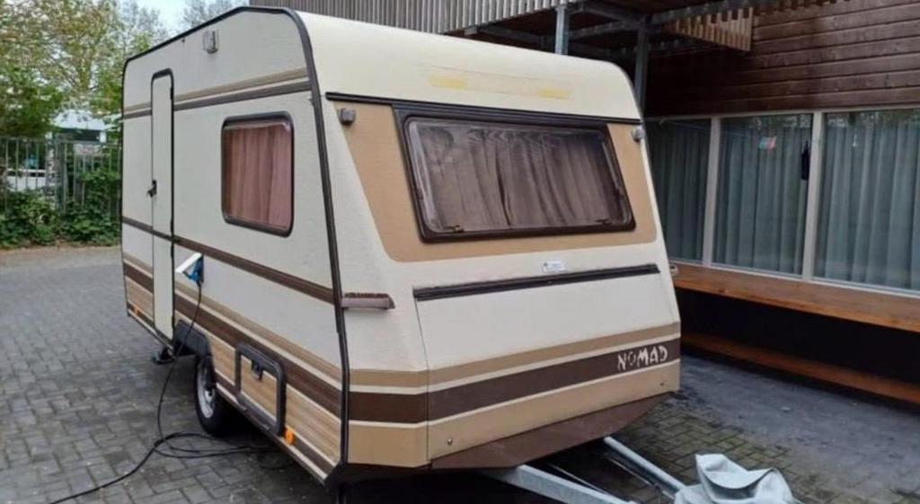 Dethleffs Nomad, Caravans en Kamperen, Caravans, Vast bed, Treinzit, Tot en met 3, Particulier