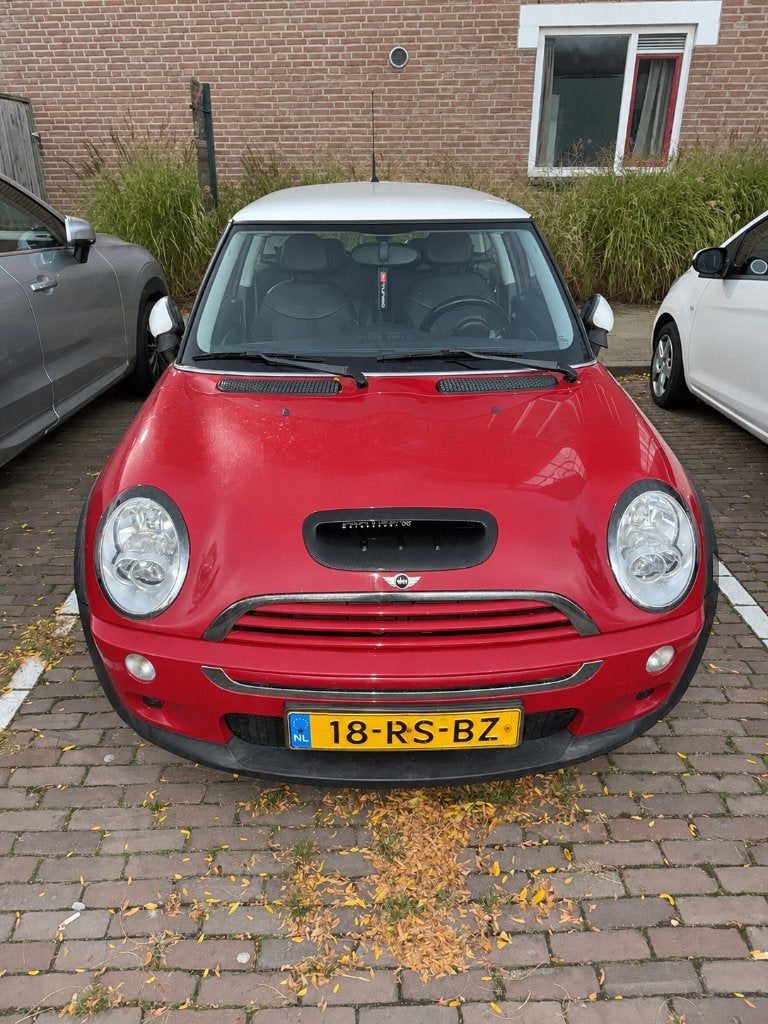 Mini 1.6 16V Cooper S R53 2005 | Nieuwe Koppeling | ~190PK, Auto's, Voorwielaandrijving, Zwart, Leder en Stof, Origineel Nederlands