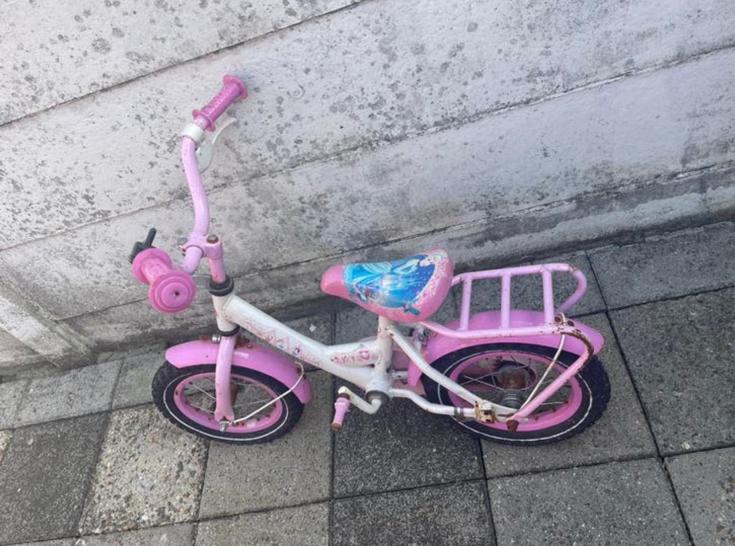 Roze kleuter fietsje, Ophalen, Zo goed als nieuw, 14 inch of minder