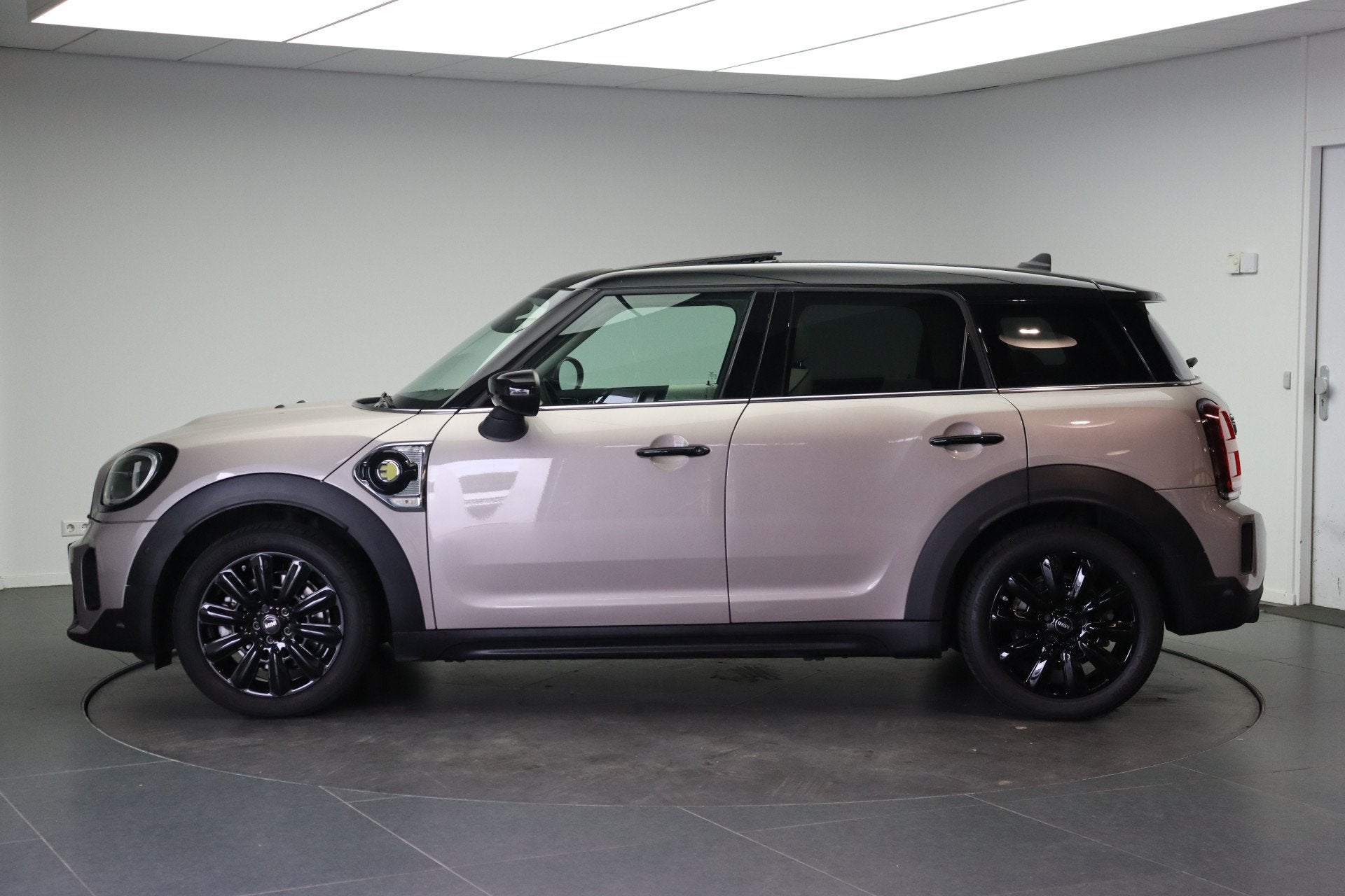 MINI Countryman Cooper SE ALL4 Automaat / Panoramadak / Acht, Auto's, Dealer onderhouden, Gebruikt, Countryman, Met garantie (alle)