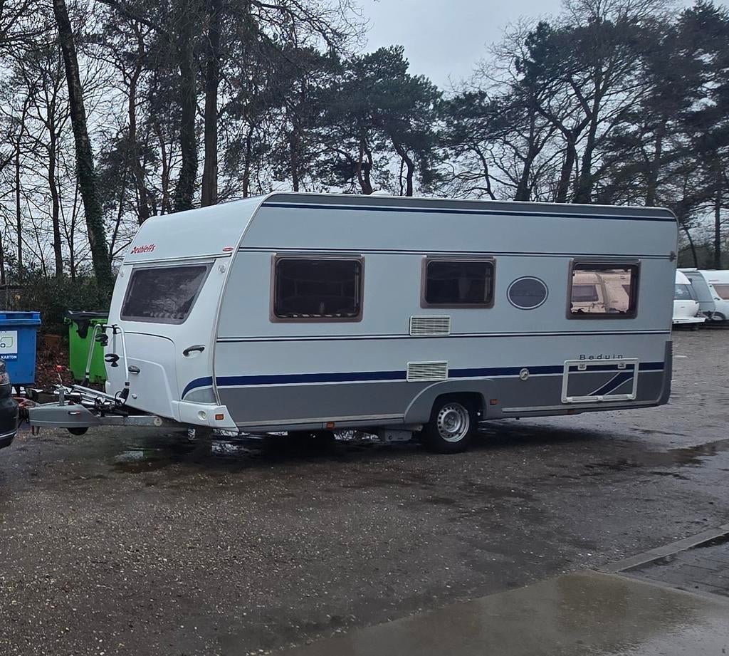 Dethleffs Beduin 2004 + nieuw fietsenrek voor 2 E bikes., Caravans en Kamperen, Caravans, Particulier, tot en met 5, 750 - 1000 kg