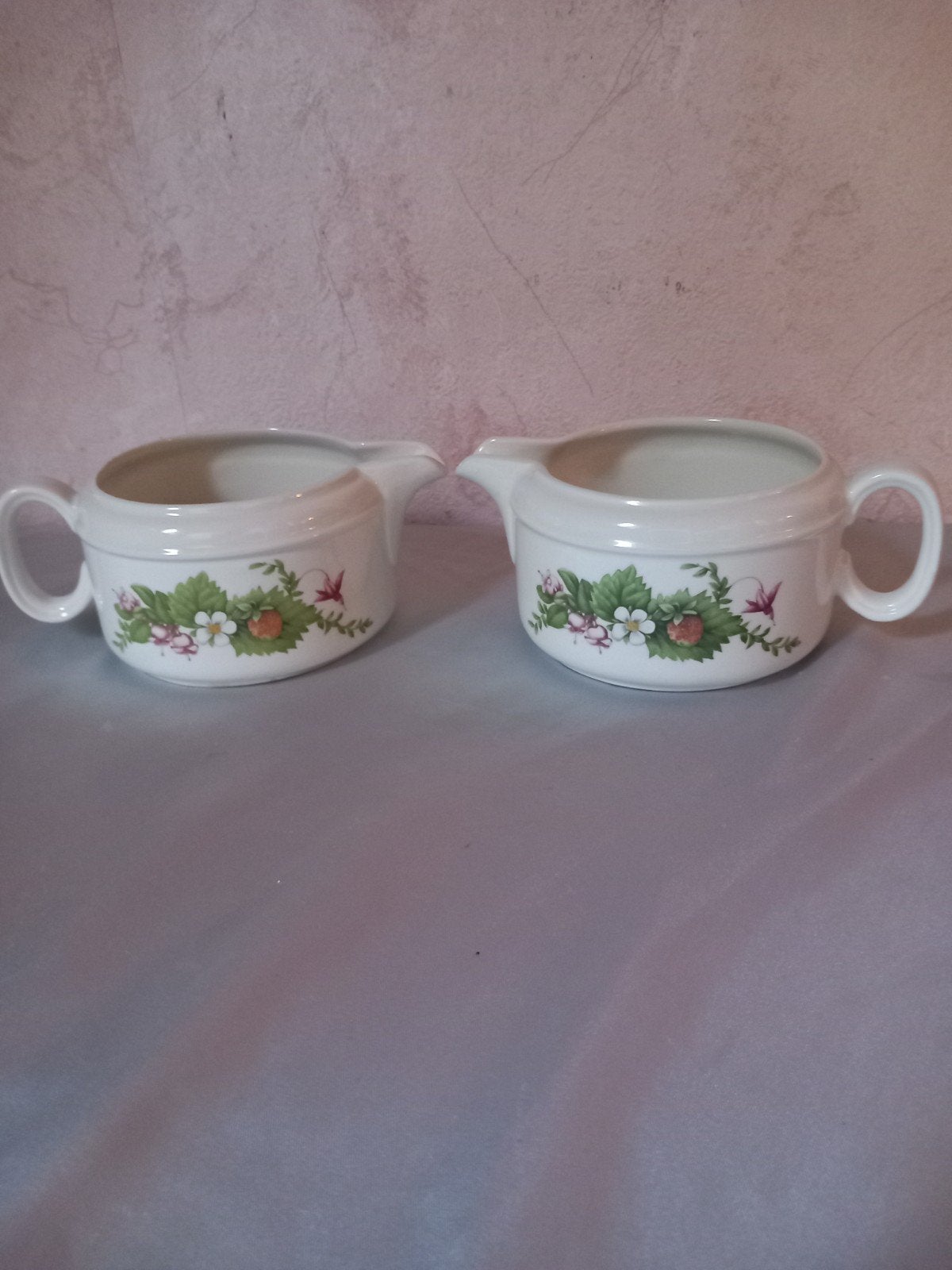 Marjolein Bastin Libelle bosvruchten servies melkkannen, Antiek en Kunst, Antiek | Servies los, Ophalen of Verzenden