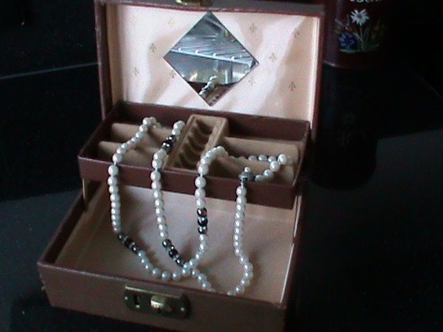 Oud bijou doosje met mooie parelketting, Ophalen of Verzenden, Overige typen