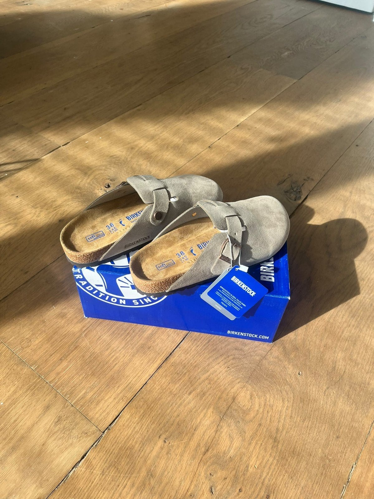 Clogs - Zo goed als nieuw, Kleding | Dames, Ophalen of Verzenden, Zo goed als nieuw, Grijs, Instappers