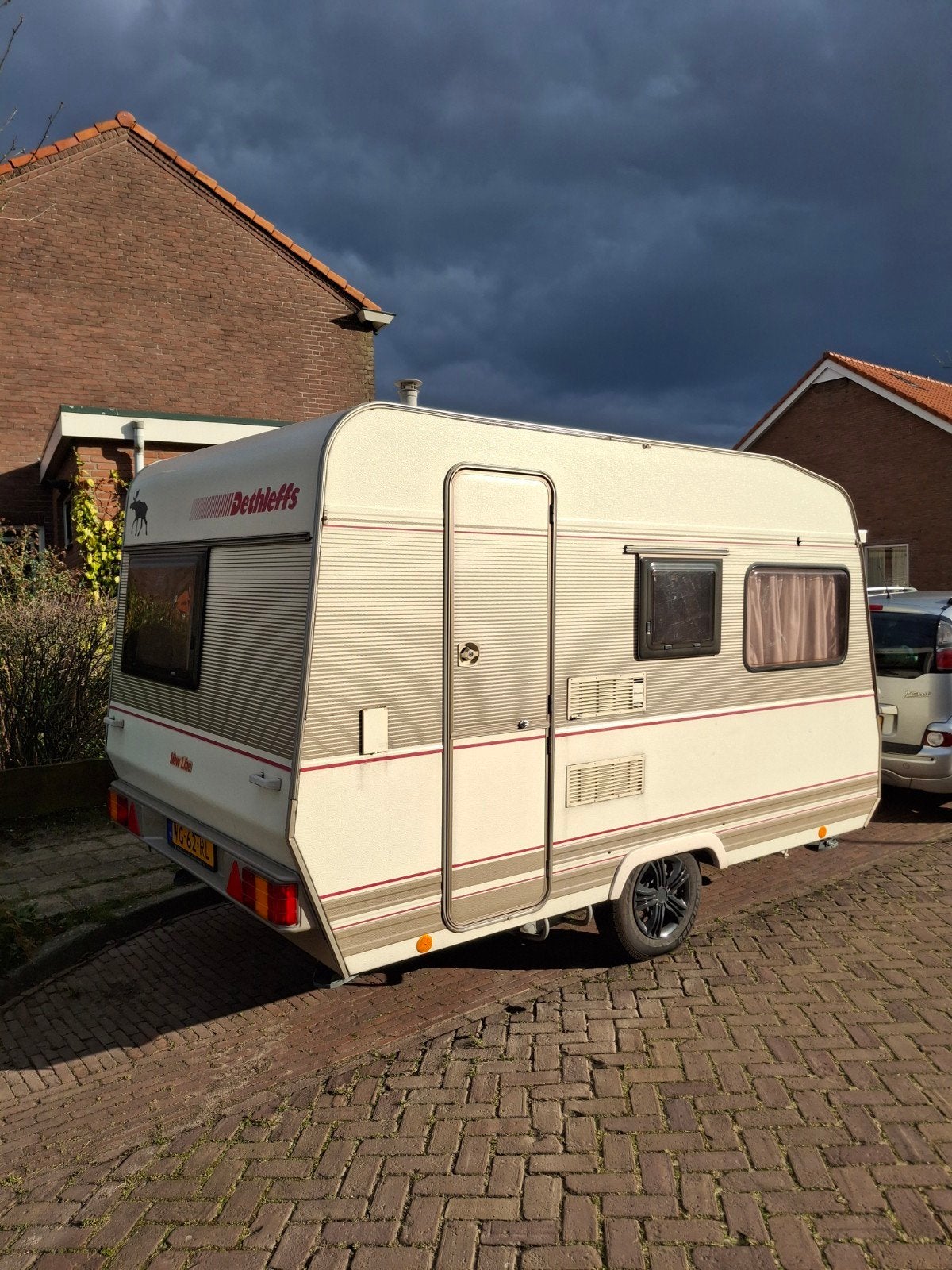 Dethleffs New Line Caravan met Voortent en Fietsenrek, Rondzit, Gascomfoor, Particulier, Dethleffs