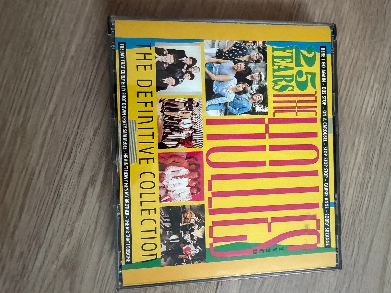 The Hollies - 25 Years The Definitive Collection CD, Gebruikt, Pop, Ophalen of Verzenden, Inclusief boekje