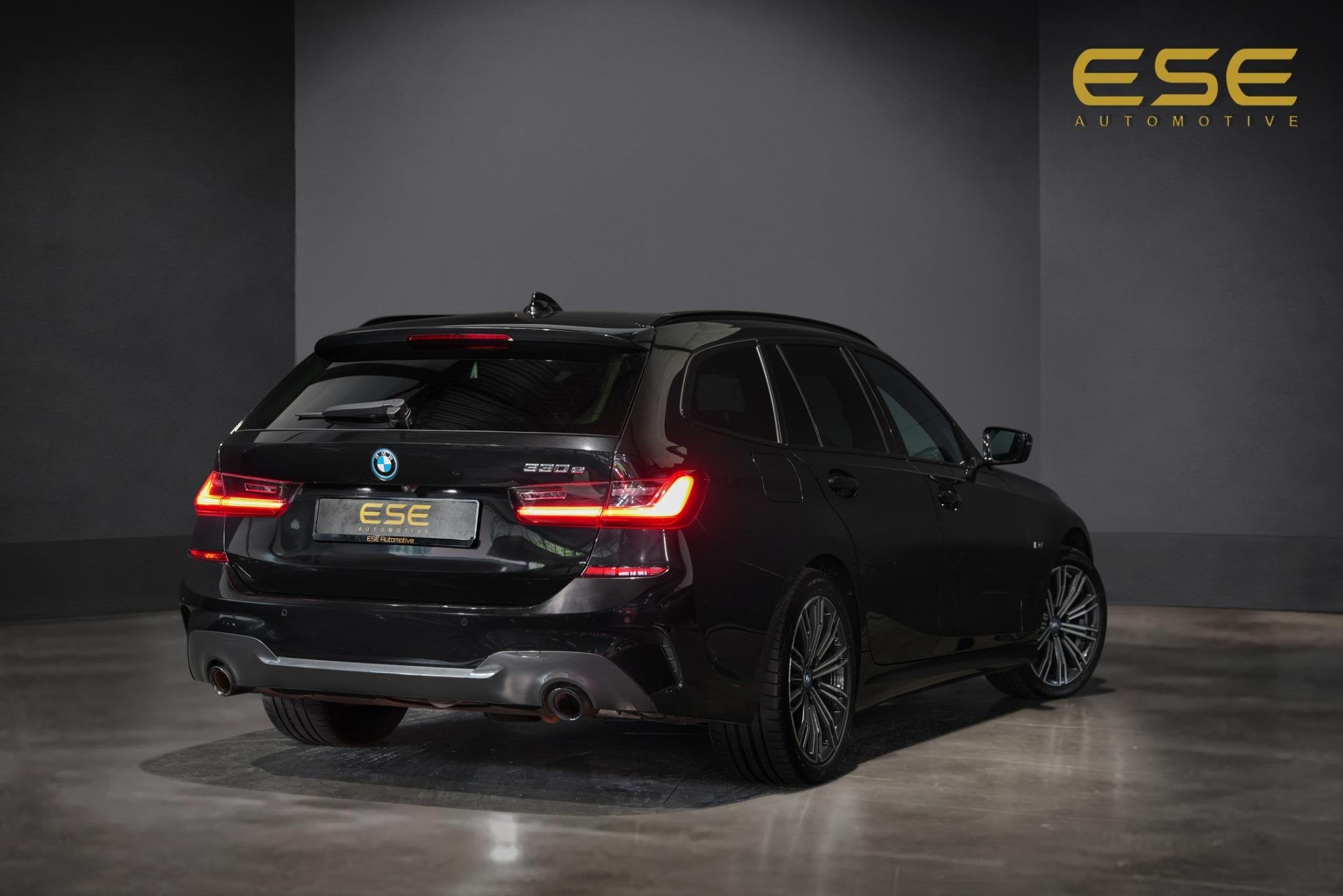 BMW 3-serie Touring 330e M-Sport | Pano | Trekhaak | 360 cam, Auto's, 1998 cc, Achterwielaandrijving, Gebruikt, Euro 6
