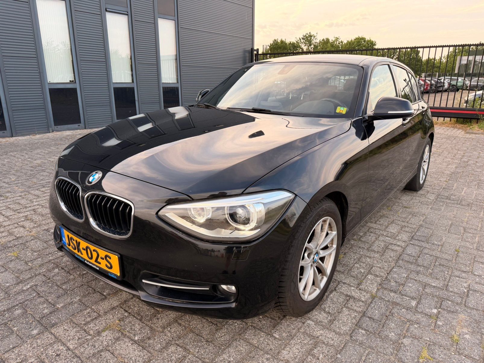 BMW 116d F20 5-deurs | Nieuwe ketting + koppeling | APK 2027, Auto's, BMW, 1-Serie, Euro 5, 4 cilinders, Zwart