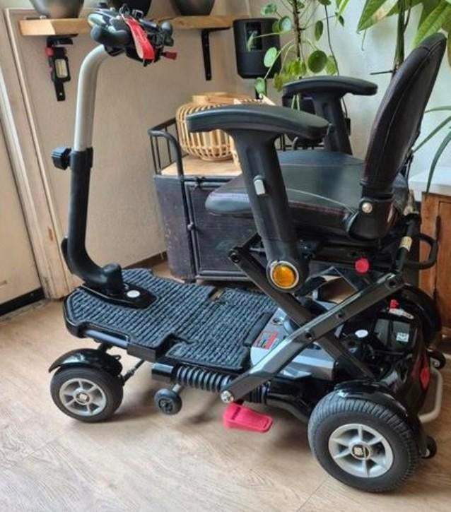Bobby Carbon Deluxe Opvouwbare Scootmobiel (Nieuw staat 2024, Ophalen, Zo goed als nieuw, Mango, 10 km/u of minder
