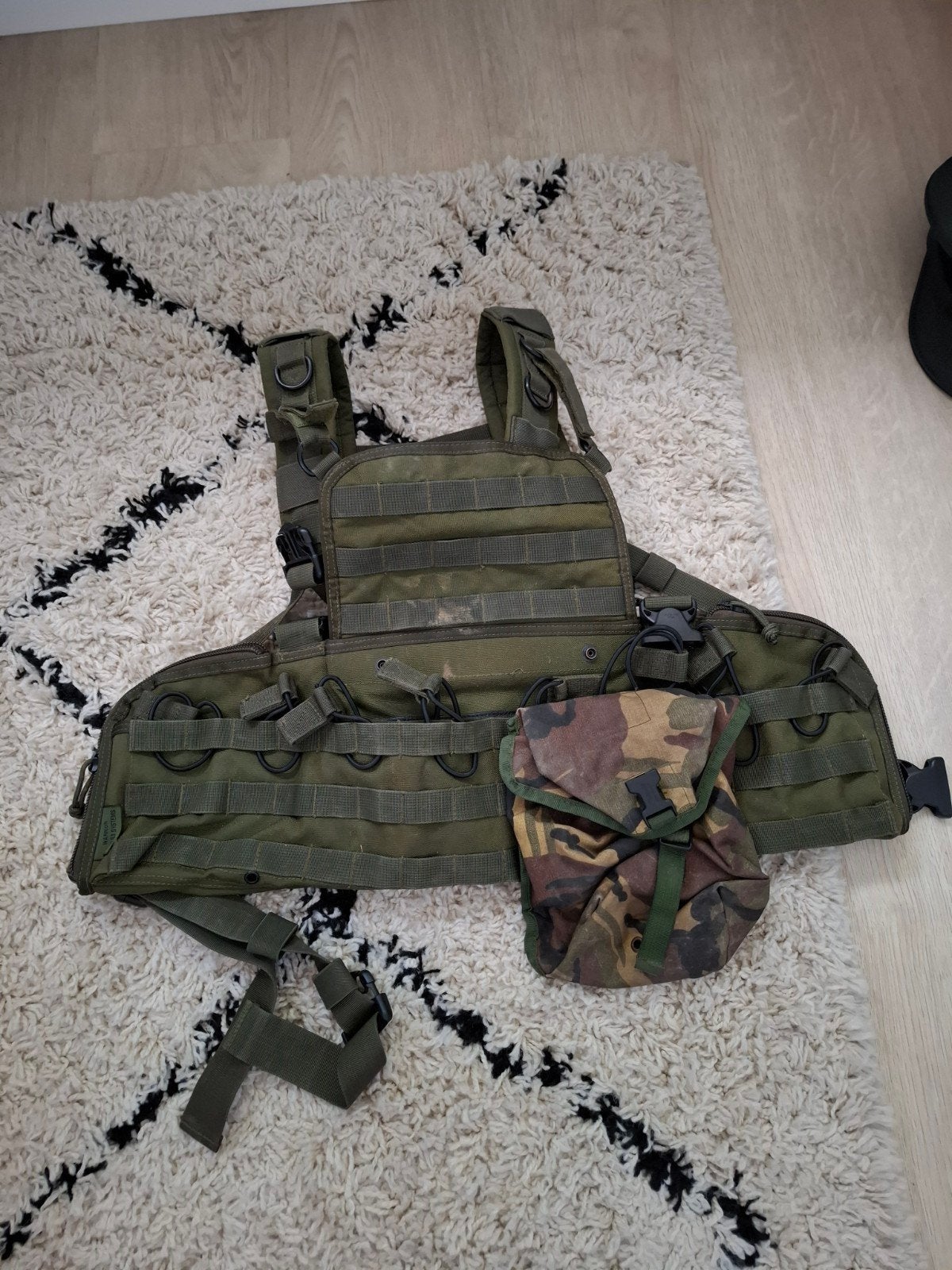 Tactisch Militair Vest met Zakken - Legergroen, Ophalen of Verzenden, Landmacht, Nederland, Kleding of Schoenen