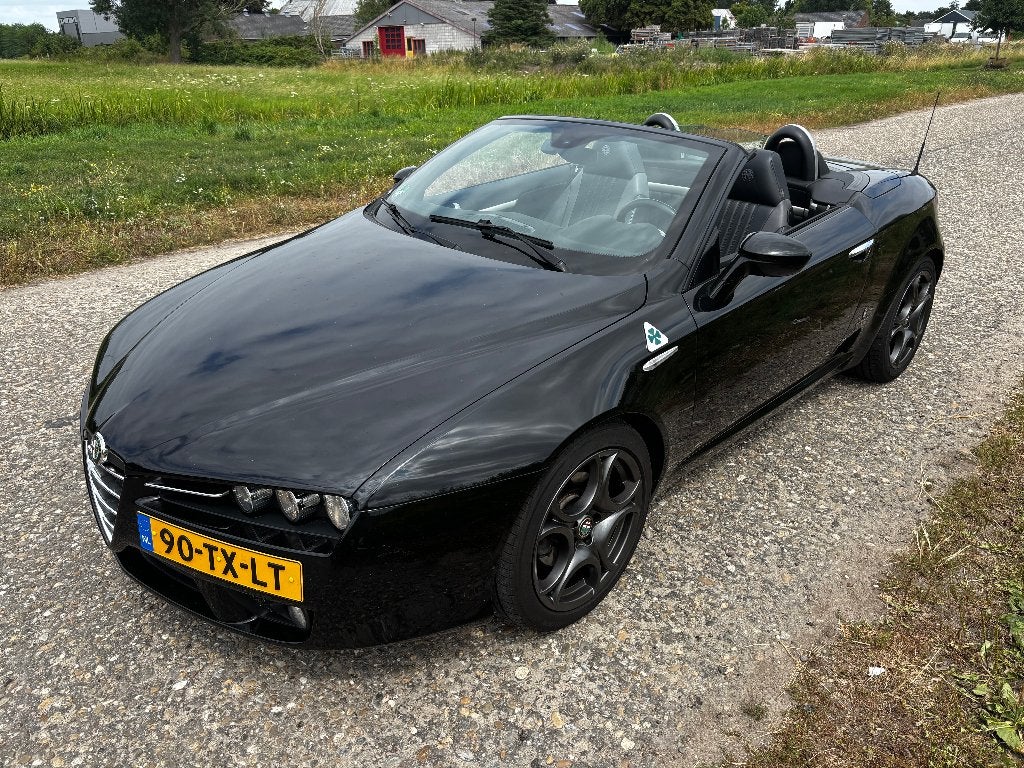 Alfa Romeo Spider 2.2 JTS | Zwart | 2007 | Leder | 8C Velgen, 1450 kg, Achterwielaandrijving, Zwart, 4 cilinders